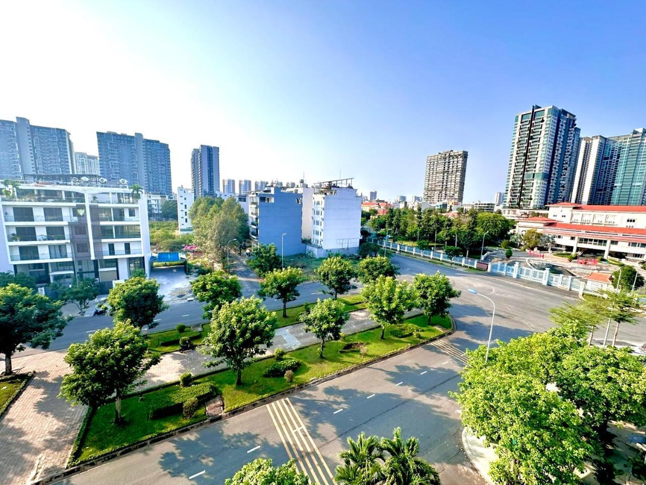 I Riverside B305 I Spacious Balcony W Kitchen *